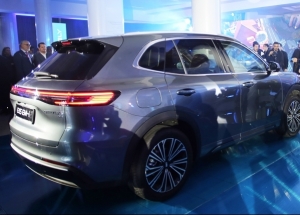 Geely mise sur l’hybride rechargeable