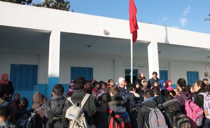 Quand nos enfants saluent la mémoire des martyrs de Ben Guerdane et entonnent l’hymne national (Photos)