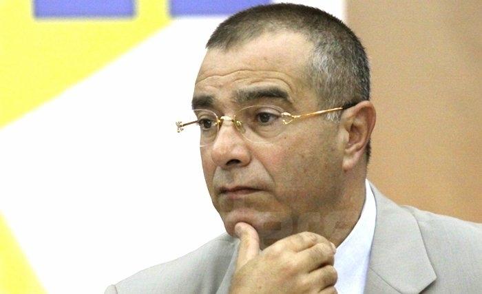 السـيـــــــرة الذاتــيـــــــــة للسّيد فيصل دربال