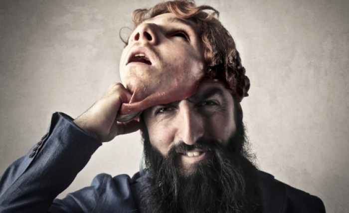 الإبهــار‭ ‬و‬الإرهـاب:‭ ‬ جنــون‭ ‬يغـــذّي‭ ‬جنـونـا