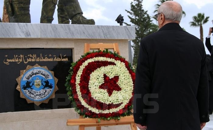 Un an après l'attentat terroriste contre le bus de la garde nationale , l'hommage de la nation aux victimes 