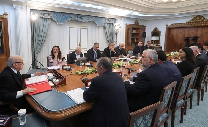 تنظيم حوار اقتصادي واجتماعي للخروج بخارطة طريق ملزمة لكلّ الأطراف الموقّعة على اتّفاق قرطاج