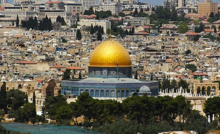 جمعيات تونسيّة ناشطة في حقل الدراسات الدبلوماسية والدولية تسنكر بشدّة قرار ترامب بشأن القدس 