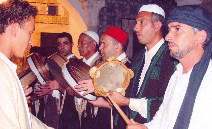 من تقـــاليـد الإنشــــاد الدّيني والحضرة الصّوفيّة في تونس