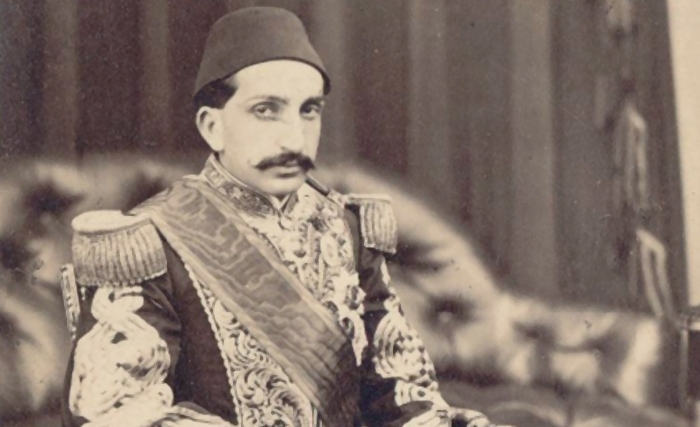 الأديب التّونسي علي الورداني مـكلّـفًا من السّـلطـان بمهمّـة علميّـة فـــي إسبانـيا