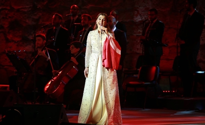 Soirée de l’artiste Mejda Roumi : l’une des plus grandes soirées de la  54ème édition du Festival International de Carthage