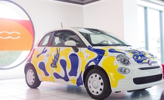 Une Fiat 500 customisée «SimplementHappy»