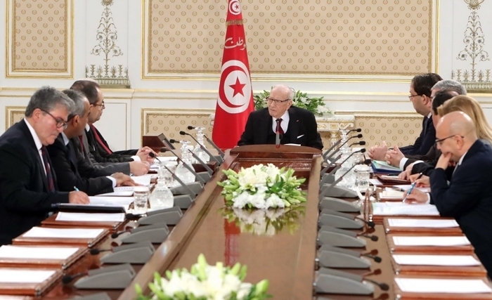 في اجتماع مجلس الأمن القومي برئاسة قايد السبسي: فاجعة وفاة الرضع ومشروع القانون الأساسي المنظم لحالة الطوارئ والتعاطي  مع ملفّ الجهاز السرِّي (فيديو وصور)