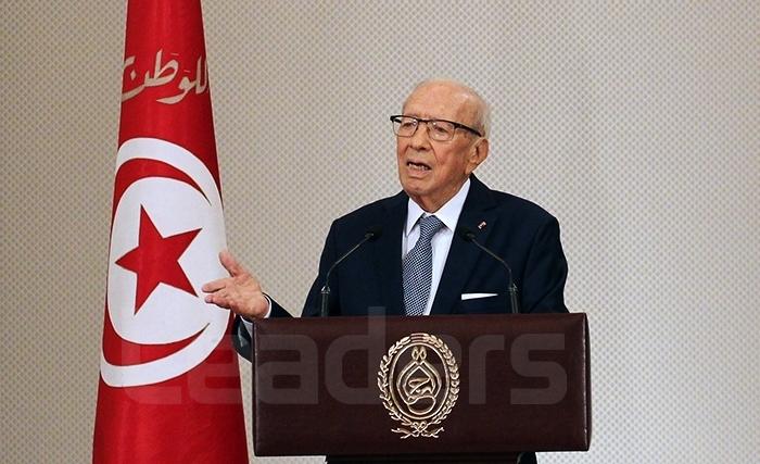 قايد السبسي: على من يتحمّل المسؤولية أن يفكّر في يوم مغادرتها بشرف