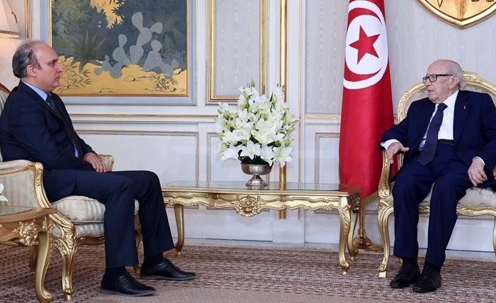 ماذا في لقاء قايد السبسي ورئيس هيئة الانتخابات؟