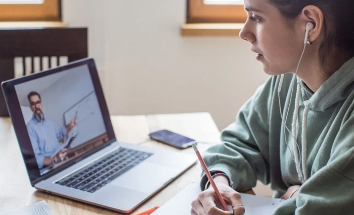 Enseignement à distance: Mettre la main dans la pâte