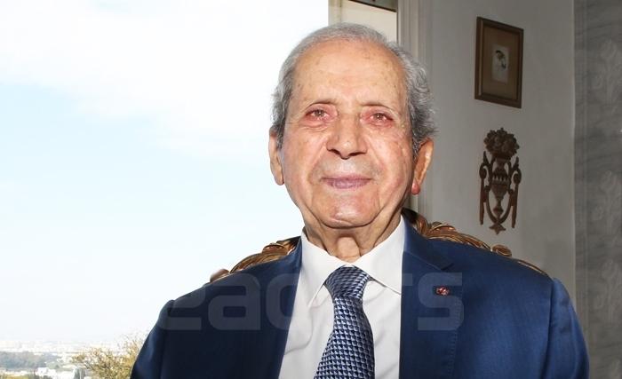 محمد الناصر ضيف معرض الكتاب لتقديم مذكراته، عشية السبت