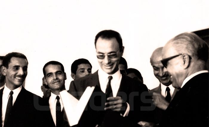 الأستاذ عبد السلام القلال  -تونـس أمام مصيـرها:  لا مناص من التضحية وشدّ الأحزمة