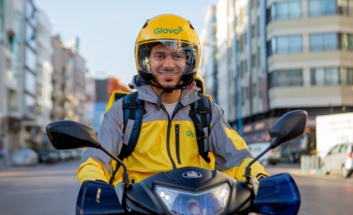 «The Courriers Pledge»: Glovo s'engage pour garantir les droits sociaux des coursiers en Tunisie 