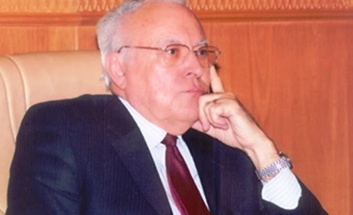 رحيل أحد بناة دولة الاستقلال، المناضل والوزير الأول السابق الأستاذ رشيد صفر (1933-2023)