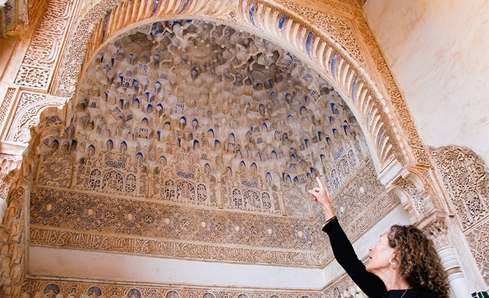 Mohamed Larbi Bouguerra: Quand deux femmes chimistes volent au secours de l’Alhambra de Grenade Mohamed Larbi Bouguerra: Quand deux femmes chimistes volent au secours de l’Alhambra de Grenade