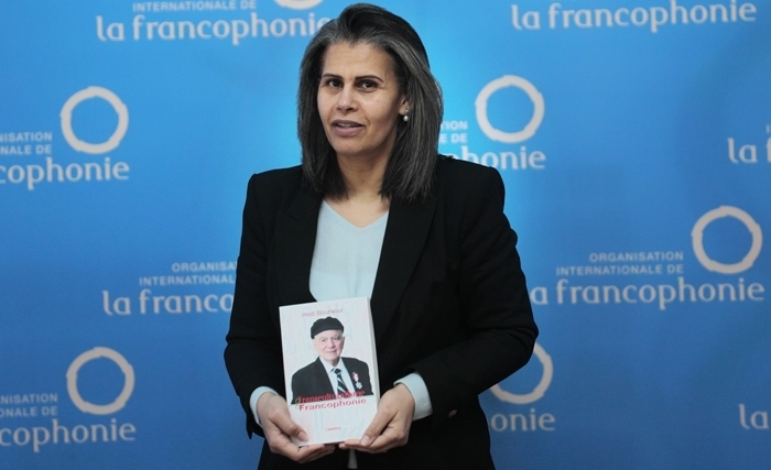 Hédi Bouraoui offre à la Secrétaire générale de la Francophonie son nouvel ouvrage ‘’Transculturalisme et Francophonie’’