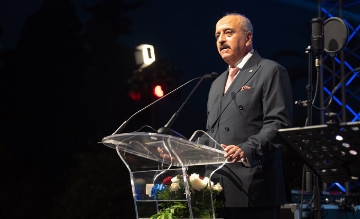 La Tunisie appelle la France à faciliter une mobilité intelligente, productive et pragmatique, et à lever les entraves qui subsistent encore La Tunisie appelle la France à faciliter une mobilité intelligente, productive et pragmatique, et à lever les entraves qui subsistent encore